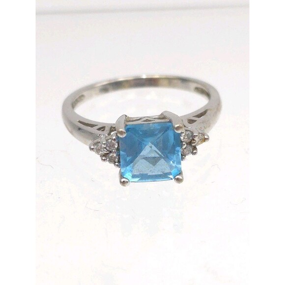 14k White Gold Ring With Princess Cut Blue Topaz & 6...